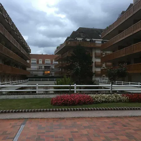 The Golden Triangle Apartment *